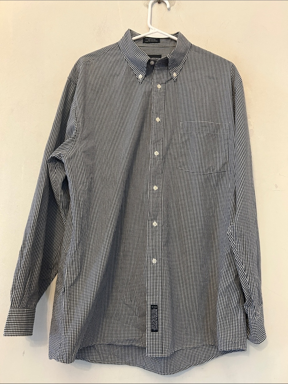 Bowen & Wright  Black and White Checked Button-Down Shirt Size M EUC
